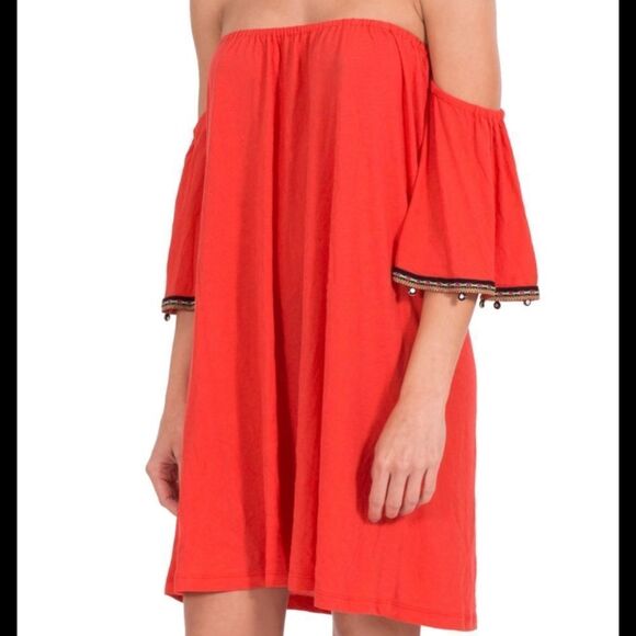 pitusa Dresses & Skirts - Pitusa off the shoulder cover up dress